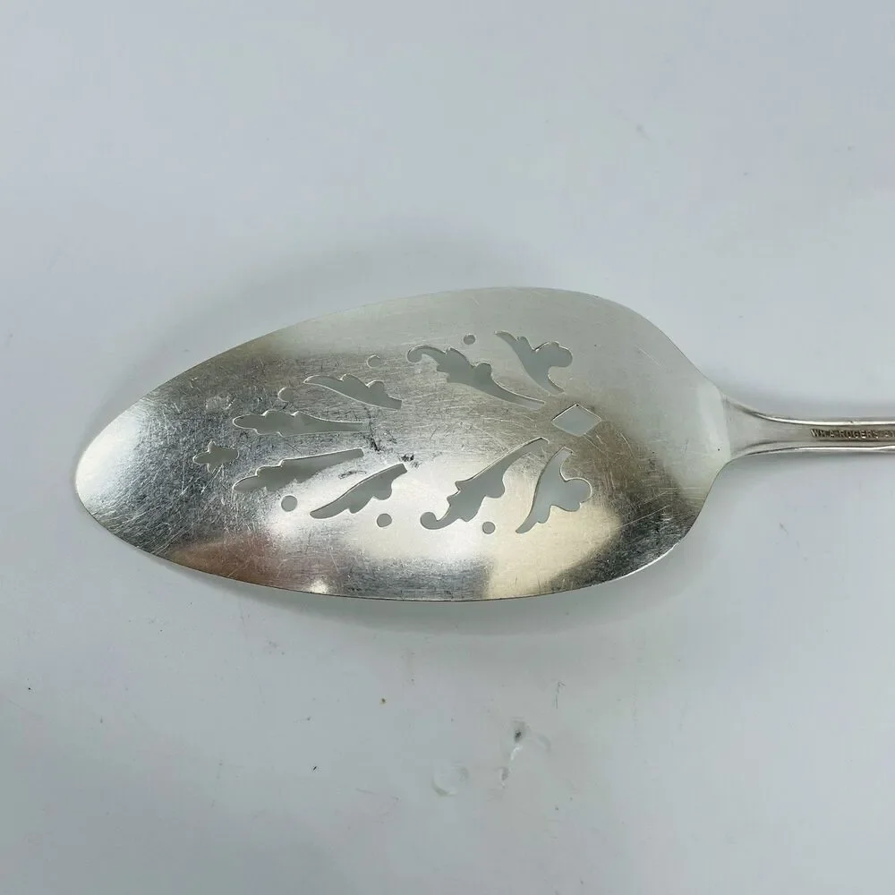 Meadowbrook Heather Dessert Pie Server WM A Rogers Oneida SilverPlate VTG